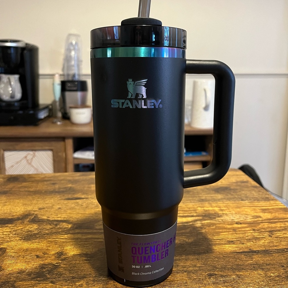 BRAND NEW Black Chroma Quencher H2.0 Flowstate Stanley Tumbler 30oz
